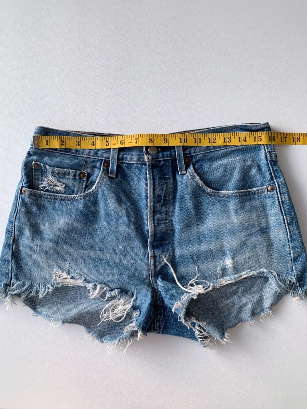 Levi's 501 Denim Short Women's size 30 - Picture 6 of 8